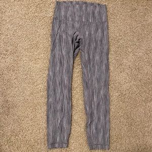 Lululemon Cropped Feather Pattern Leggings Size 8